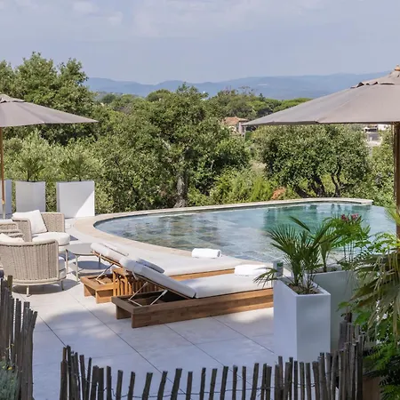 Szálloda Tinah 4*