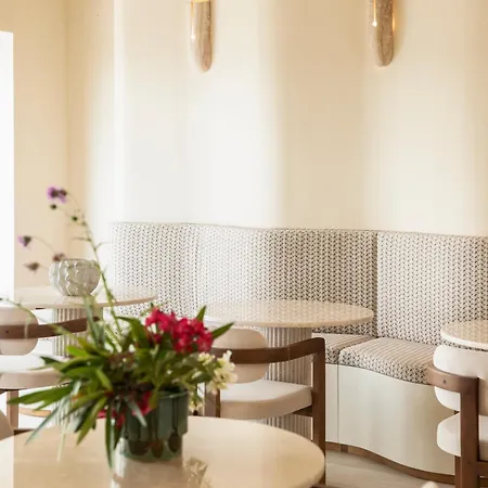 Tinah Hotel